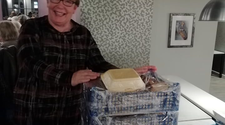 Food packed and ready to go.