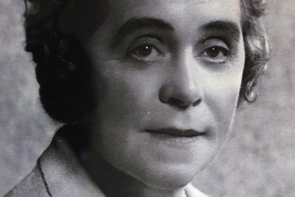 portrait photograph of Agnes Duncan MBE