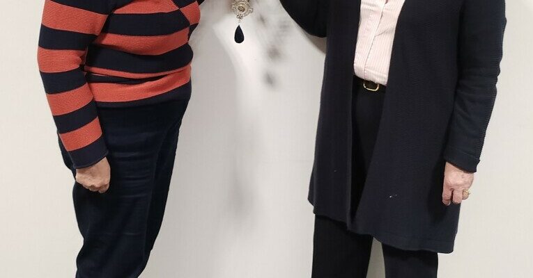 SI Glasgow City newly elected joint Presidents for year 2024-25, Liz and Margaret hold the chain of office and smile.