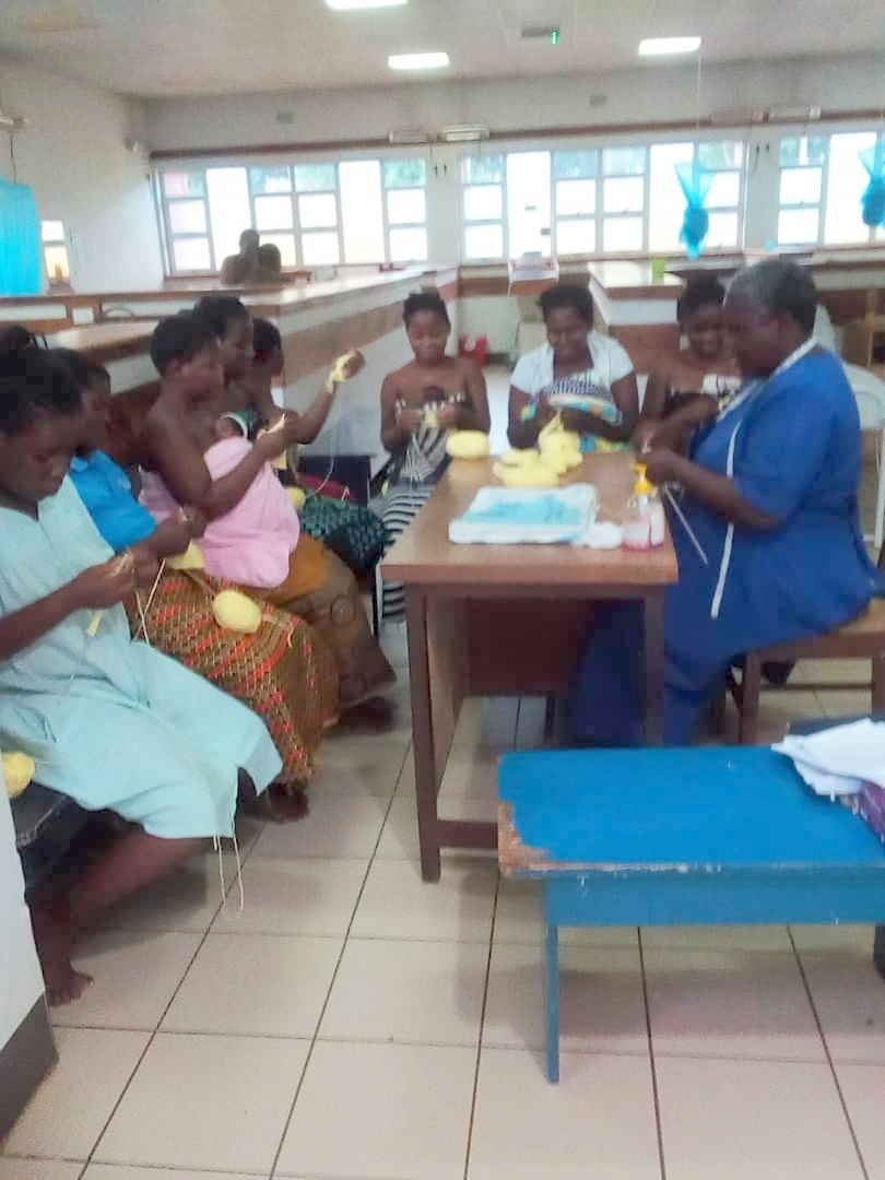 Kangaroo Knitting Club for Premature babies in hospital in Malawi