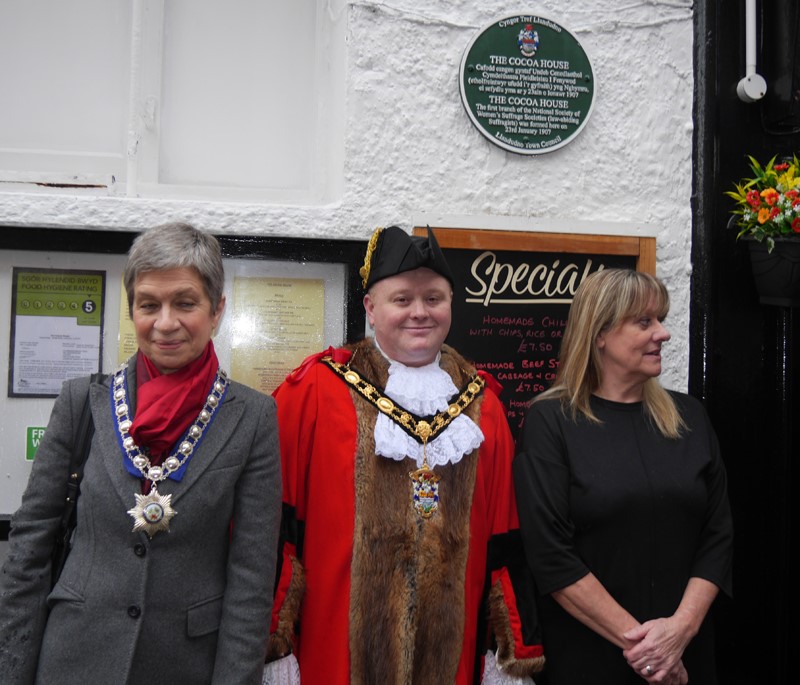 Unveiling the historic plaque at the Cocoa House. News Blog Events SI Llandudno and District