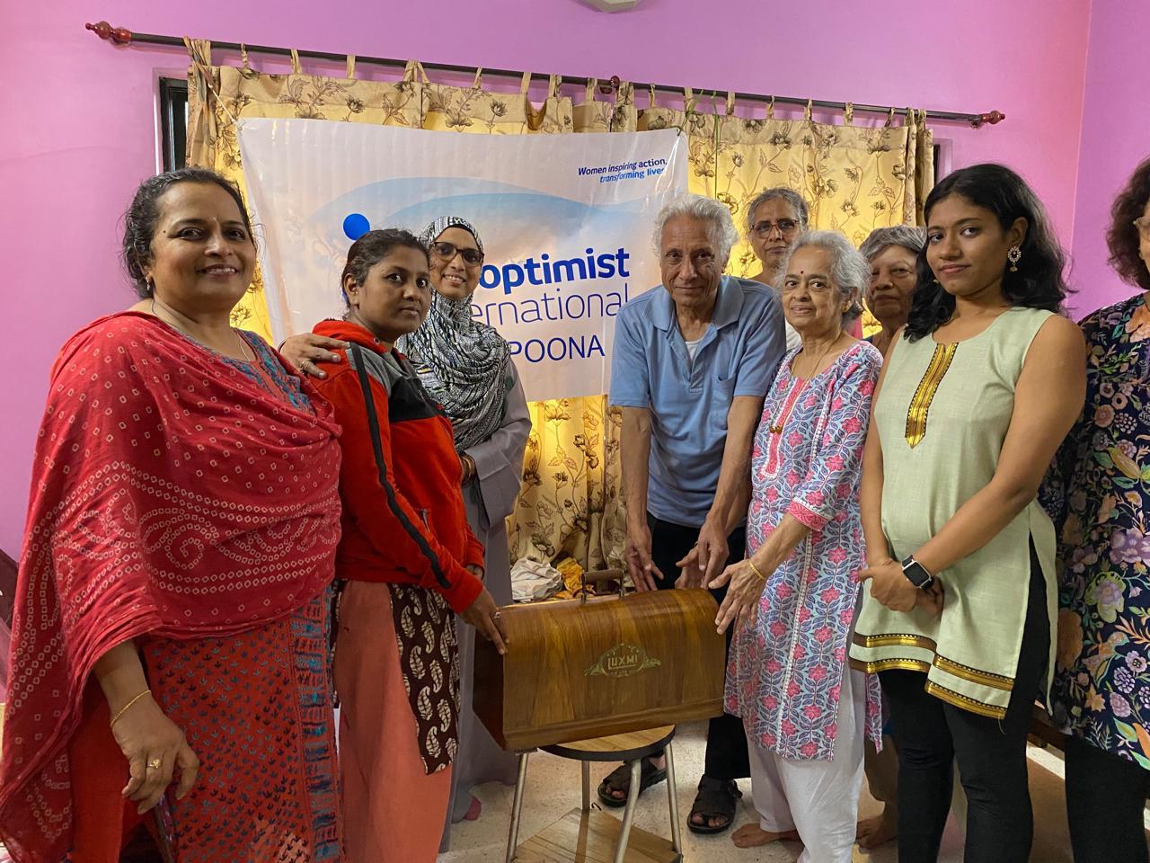 SI-Poona-Sewing-Machine-Distribution-Image-01